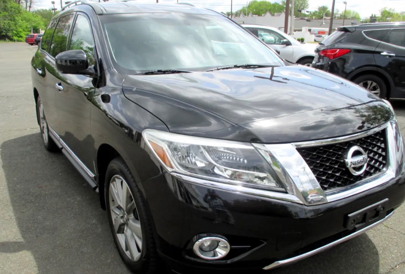 2014 Nissan Pathfinder 4WD priced at 13,850