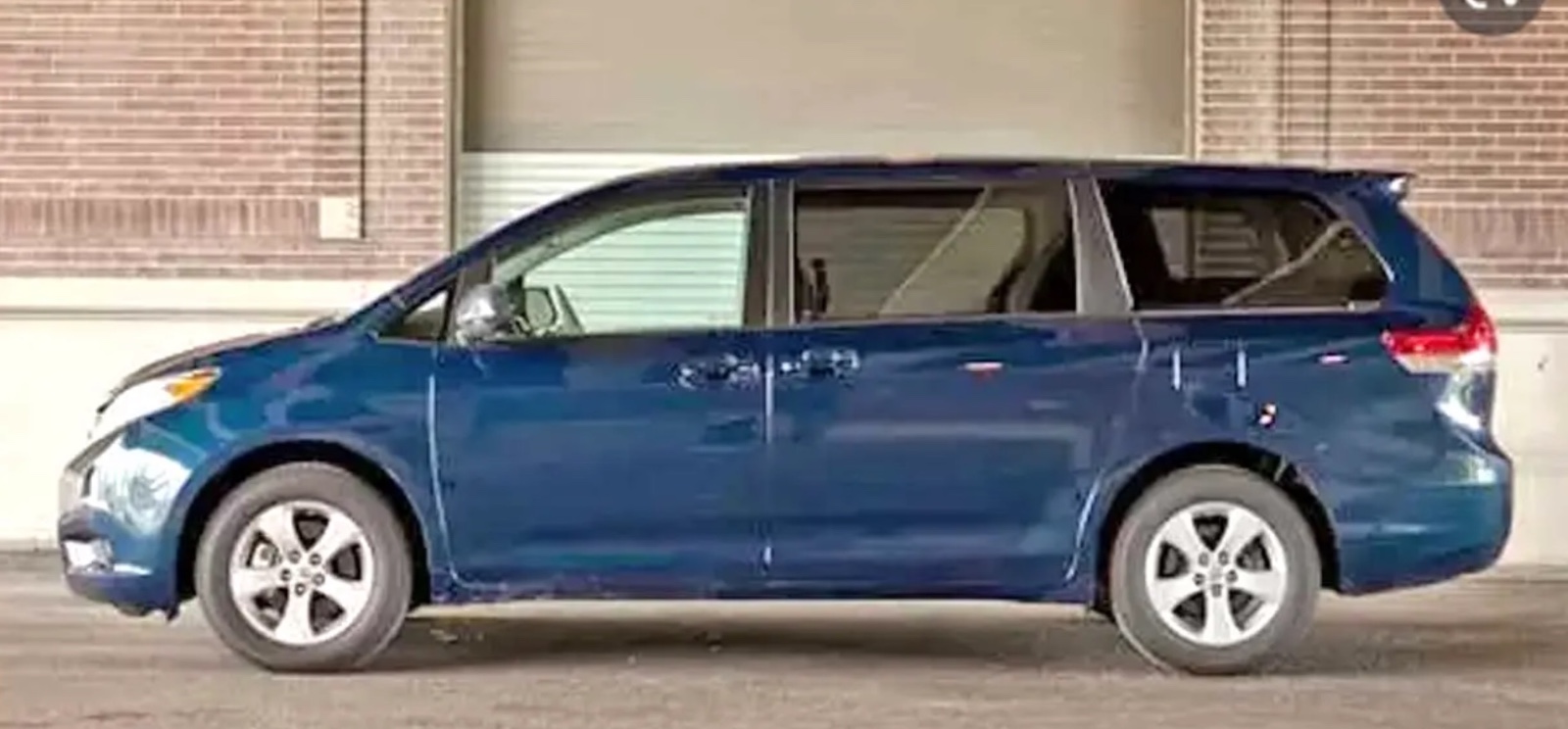 2011 Toyota Sienna LE $12900