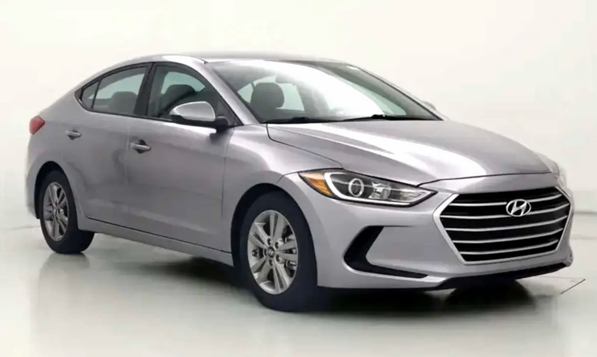 2018 Hyundai Elantra Hyundai four-cylinder fuel-efficient sedan, priced at $13,850