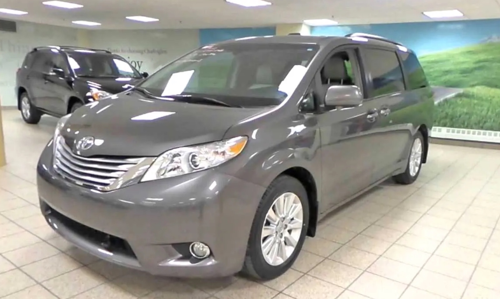 2012 Toyota Sienna XLE Toyota seven-seater, priced at 11,650