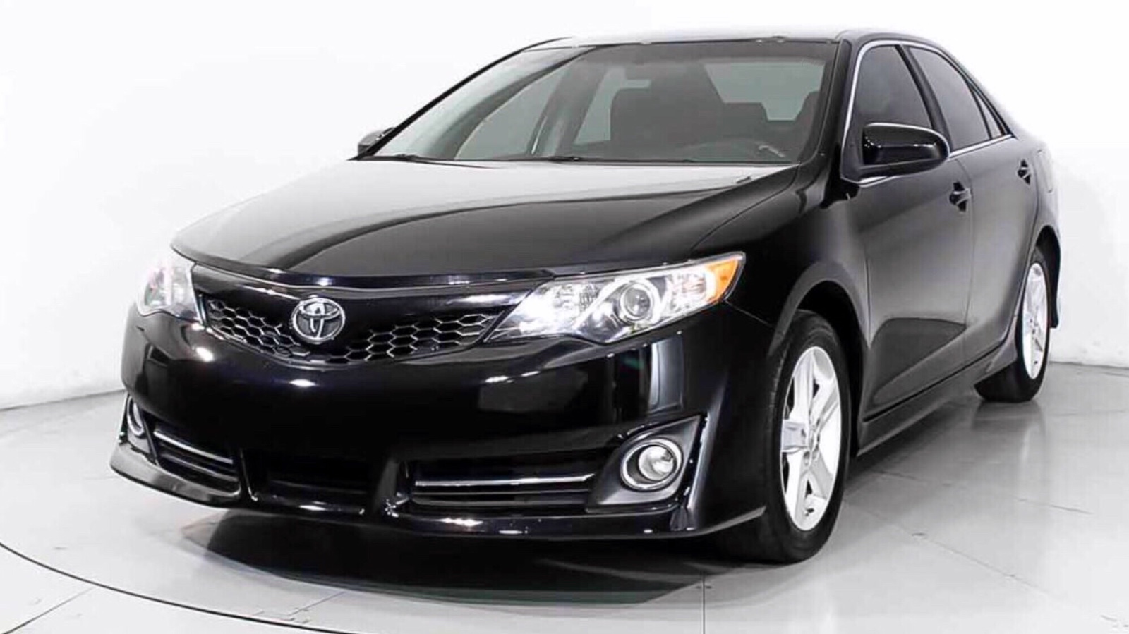 2014 Toyota Camry priced at 10,650