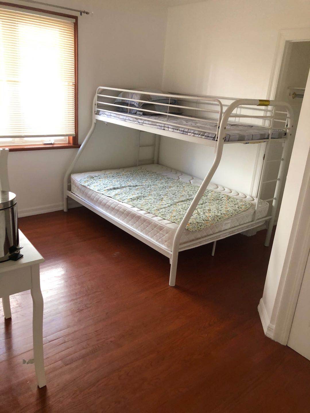 Fresh meadows（新鲜草原）495长岛高速边一单房出租.