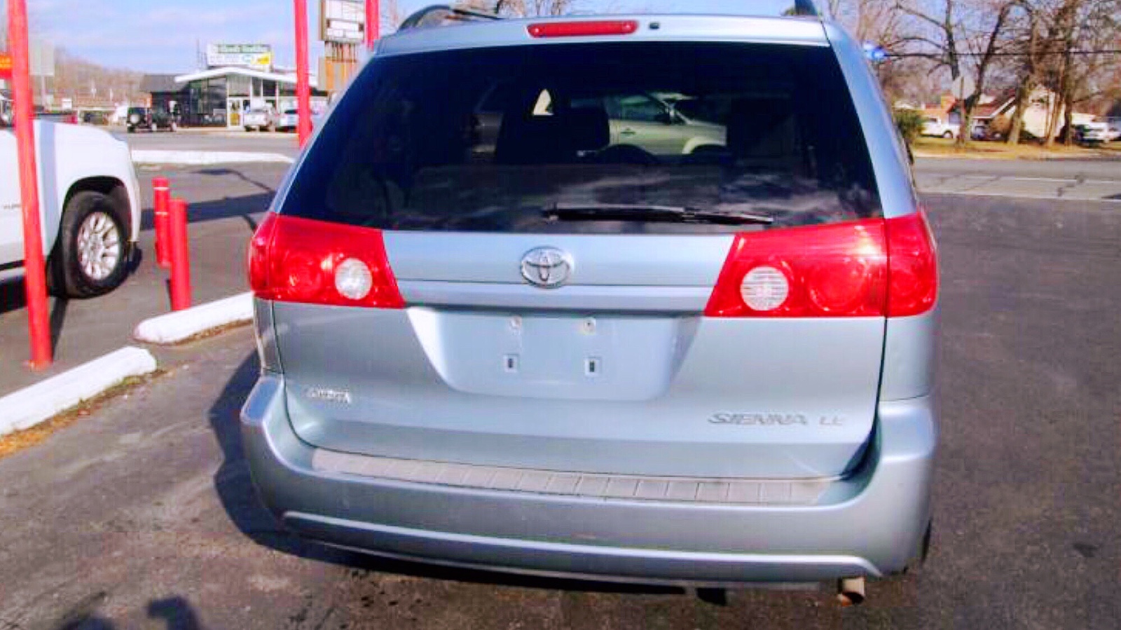 2006 Toyota Sienna priced at 8,995