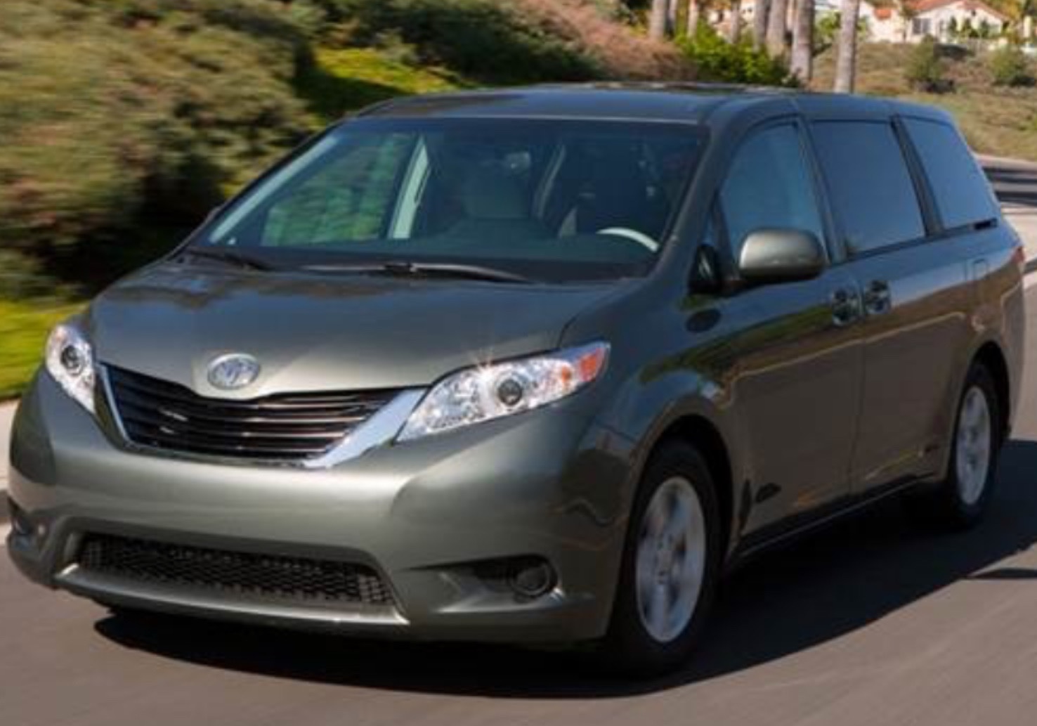 2012 Toyota Sienna XLE Toyota seven-seater priced at 13,850