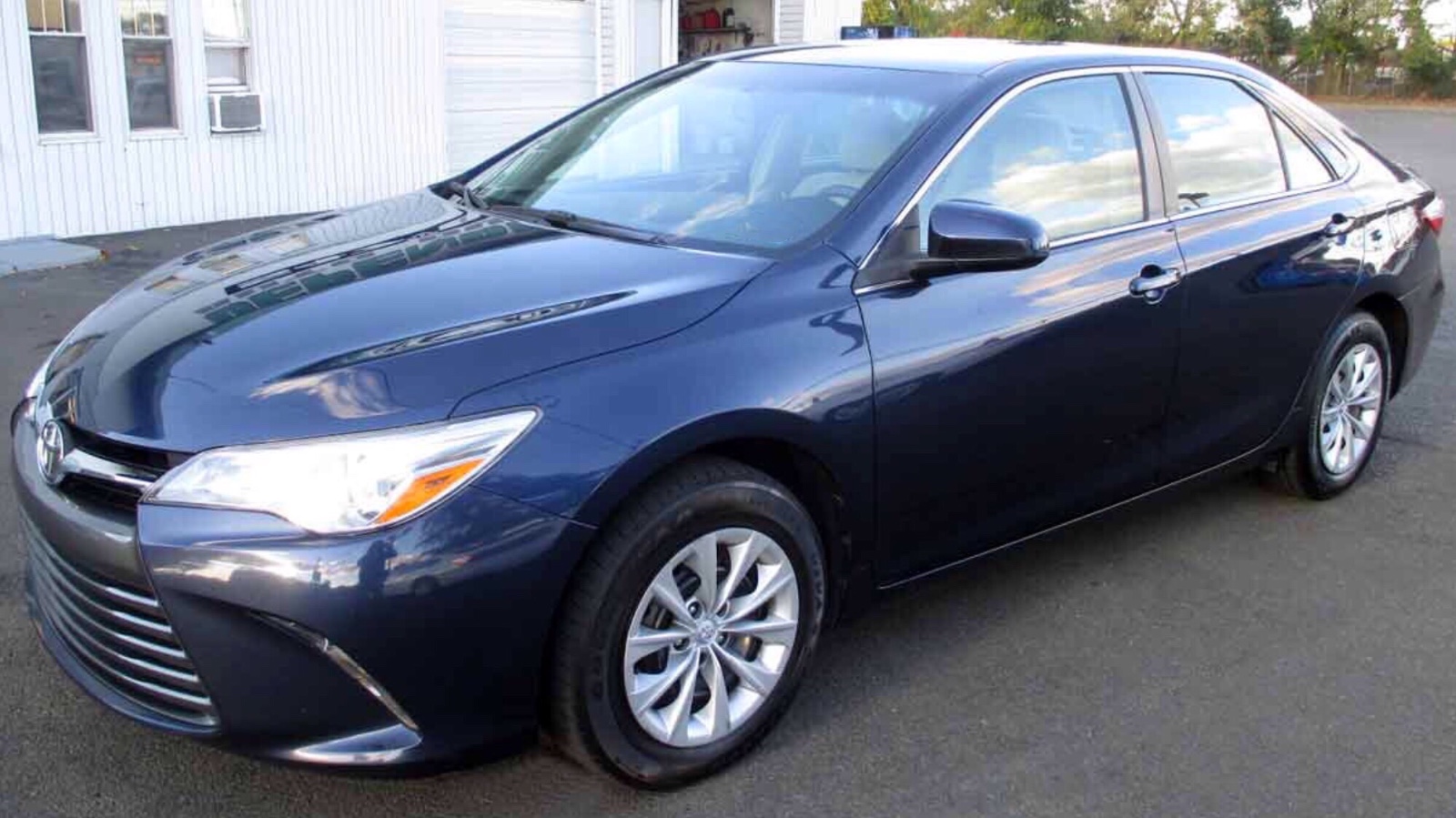 2017 Toyota Camry LE Toyota Camry priced at 16,800