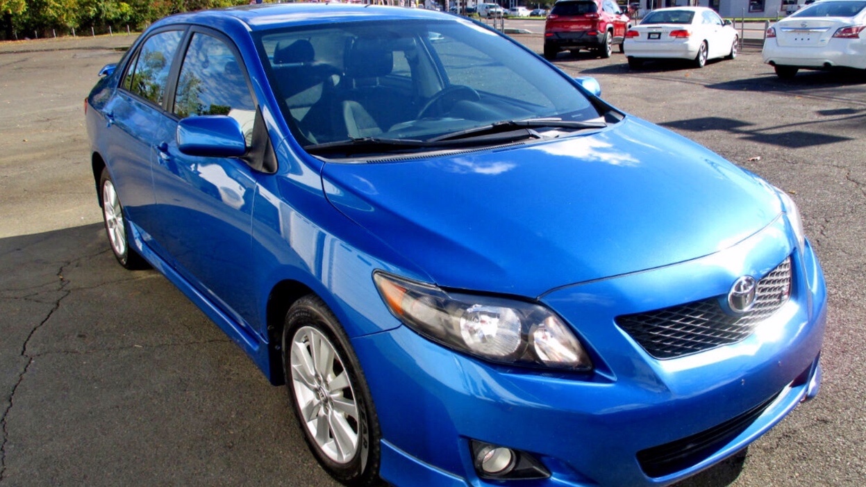 2010 Toyota Corolla priced at 9,500