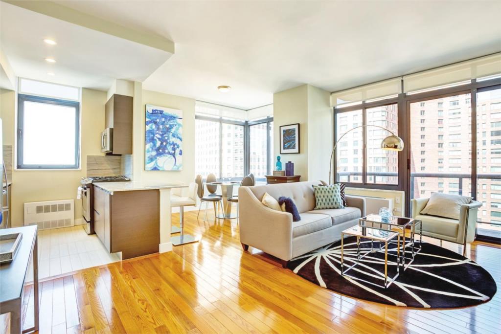 3622美金 曼哈顿时代广场边上一房一厅 带阳台