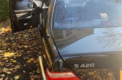 Mercedes Benz sedan S420 in very good condition latest price reduction