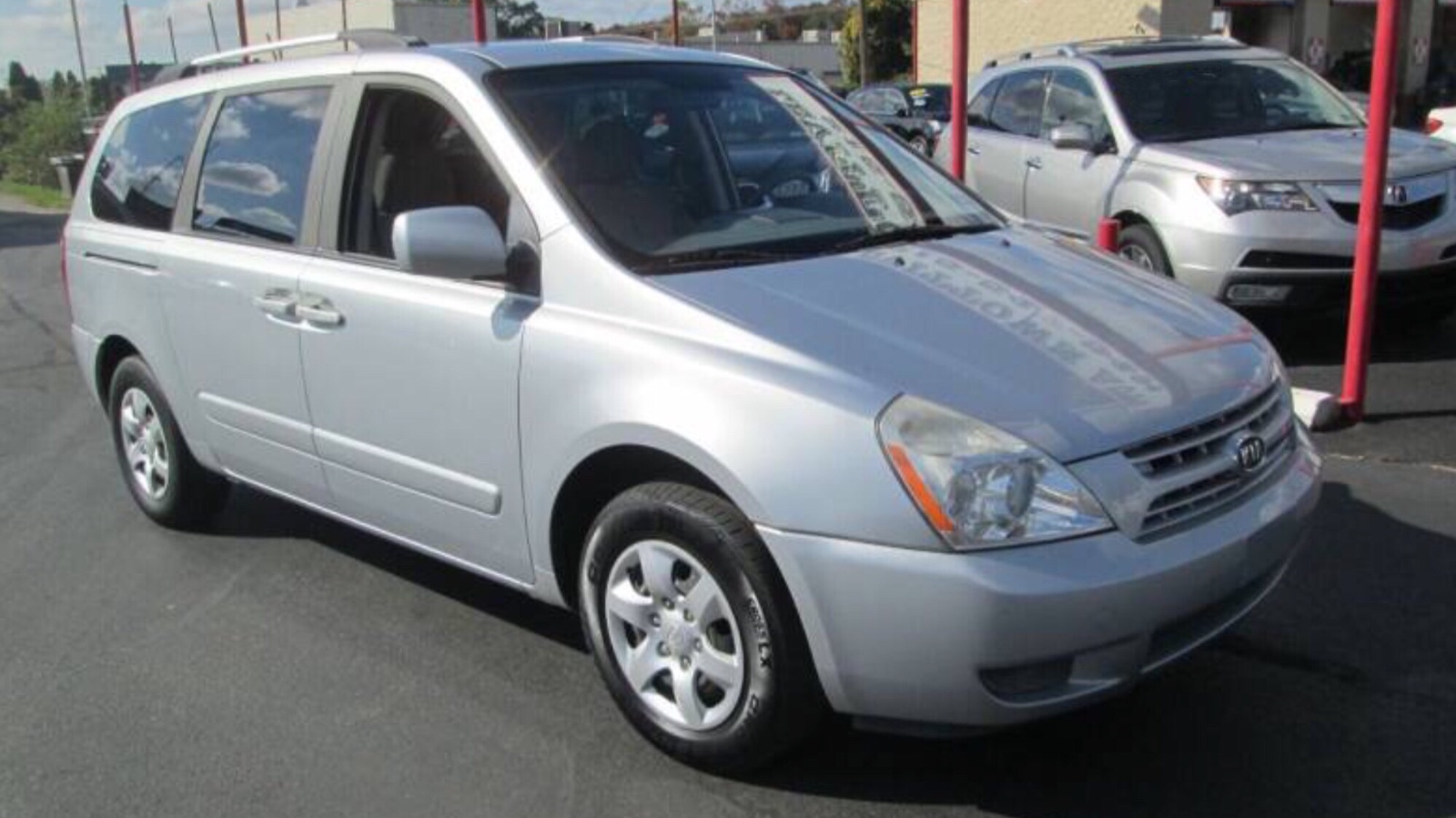 2009 Kia Sedona LX seven-seater priced at 7995