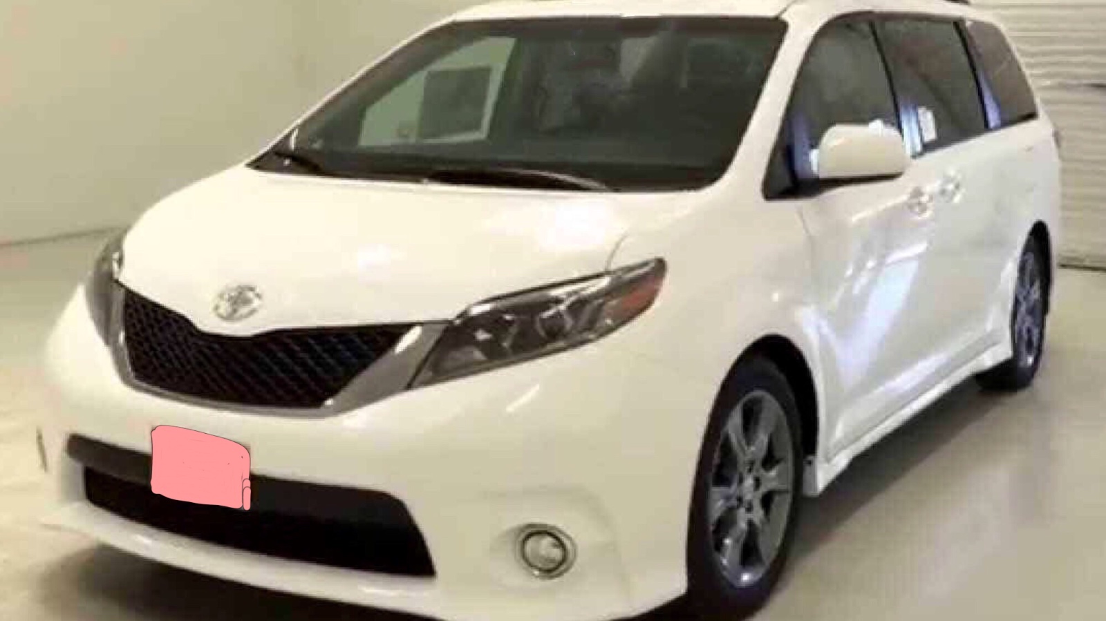 2015 Toyota Sienna Toyota eight-seater priced at 15,500