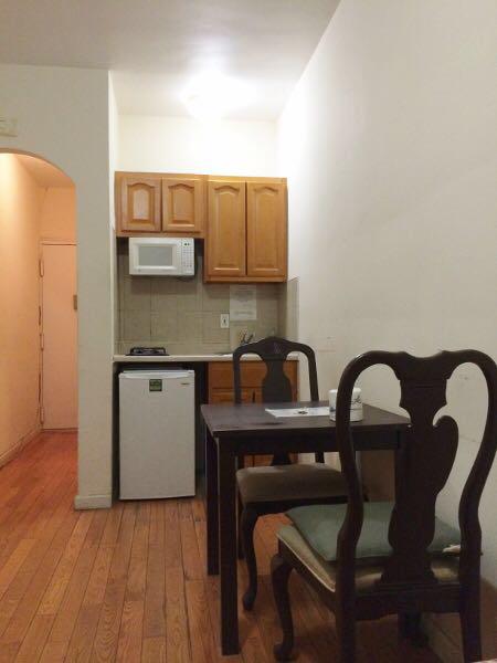 纽约曼哈顿中城统舱公寓出租1850/月包水暖电和免佣