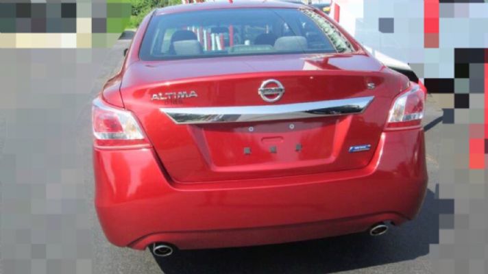 2013 Nissan Altima priced at 14,995