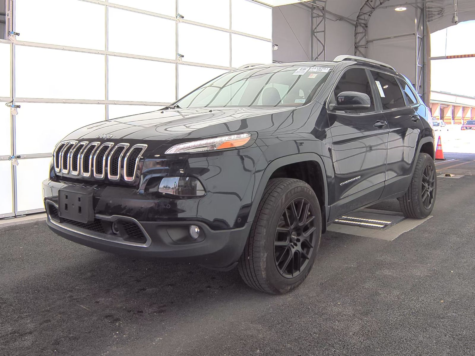 2014 Jeep Cherokee four-wheel drive, food delivery off-road vehicle worth 1,000 yuan, 9w miles