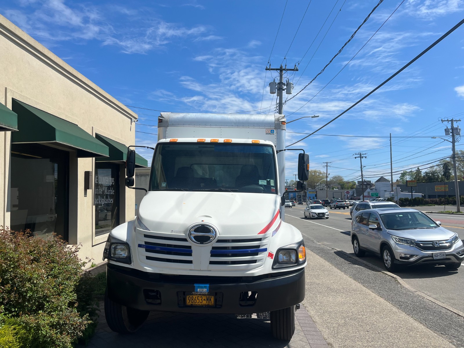 ---Used 2005 HINO diesel truck 18-foot box for sale No commercial driver's license required ---