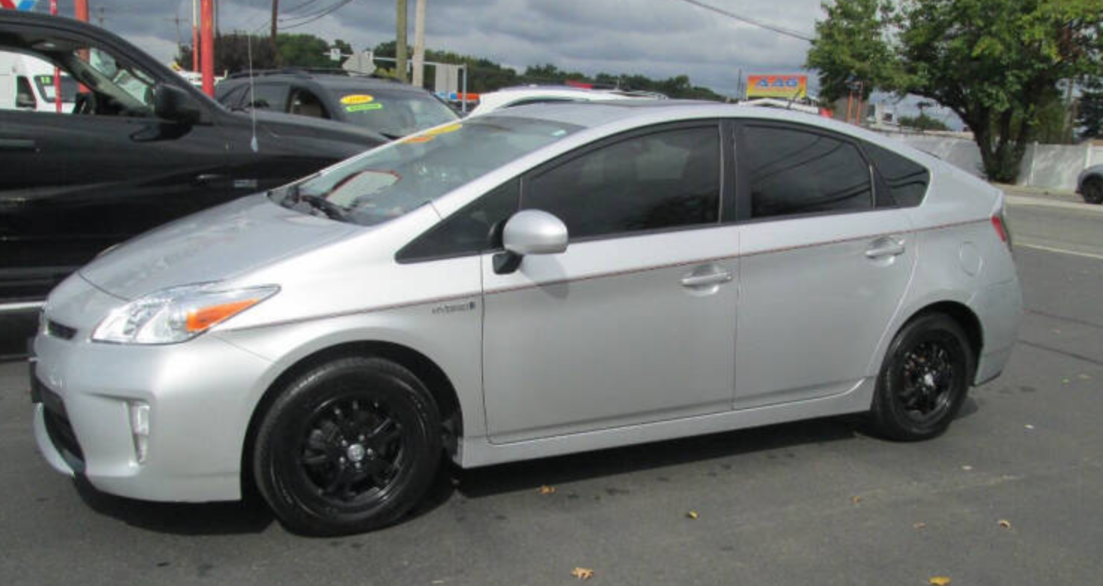 2012 Toyota Prius priced at 10,995