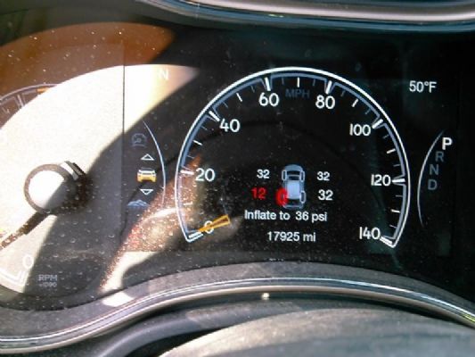 深灰色17年Jeep Grand Cherokee Limited 4x4