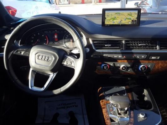 17 年 Audi Q7 Premium Plus 中高配