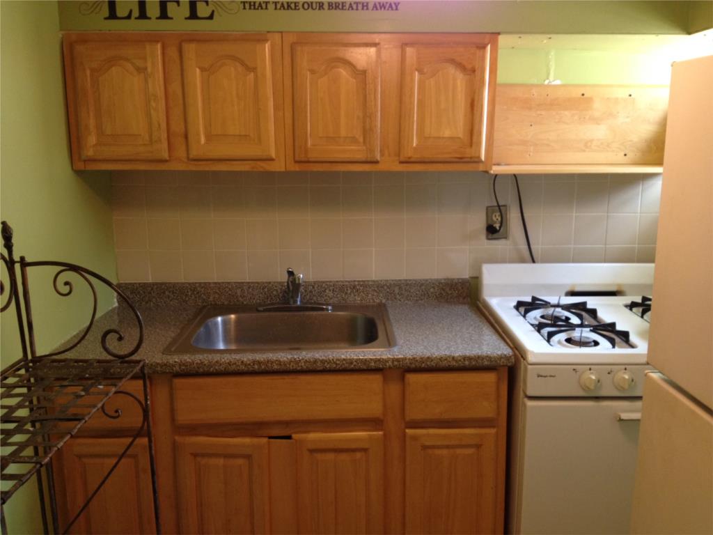 Rego Park半土库两房一厅 (超值)