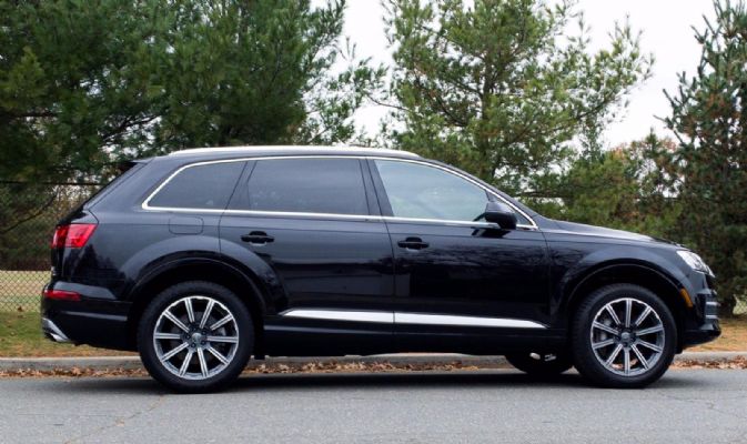 17 年 黑色Audi Q7 Premium Plus 中高配黑色