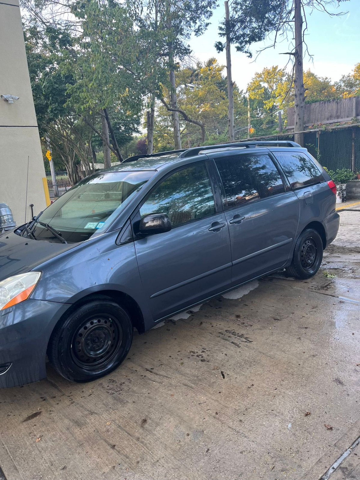 2009 Toyota Sienna for sale by owner, priced at $4650
