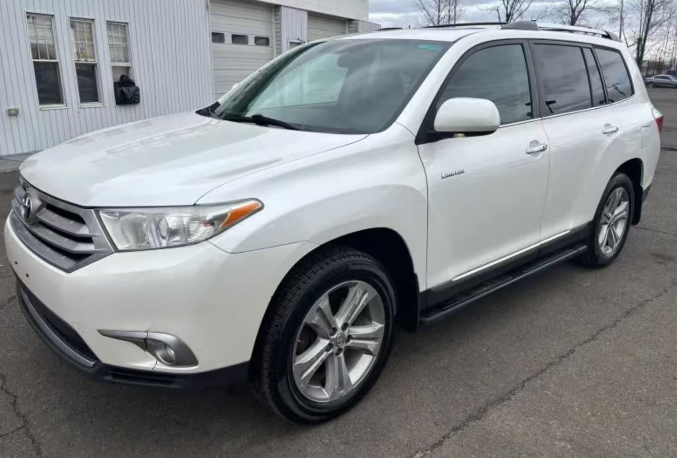 2012 Toyota Highlander Limited Highlander SUV seven seats priced at 11,850