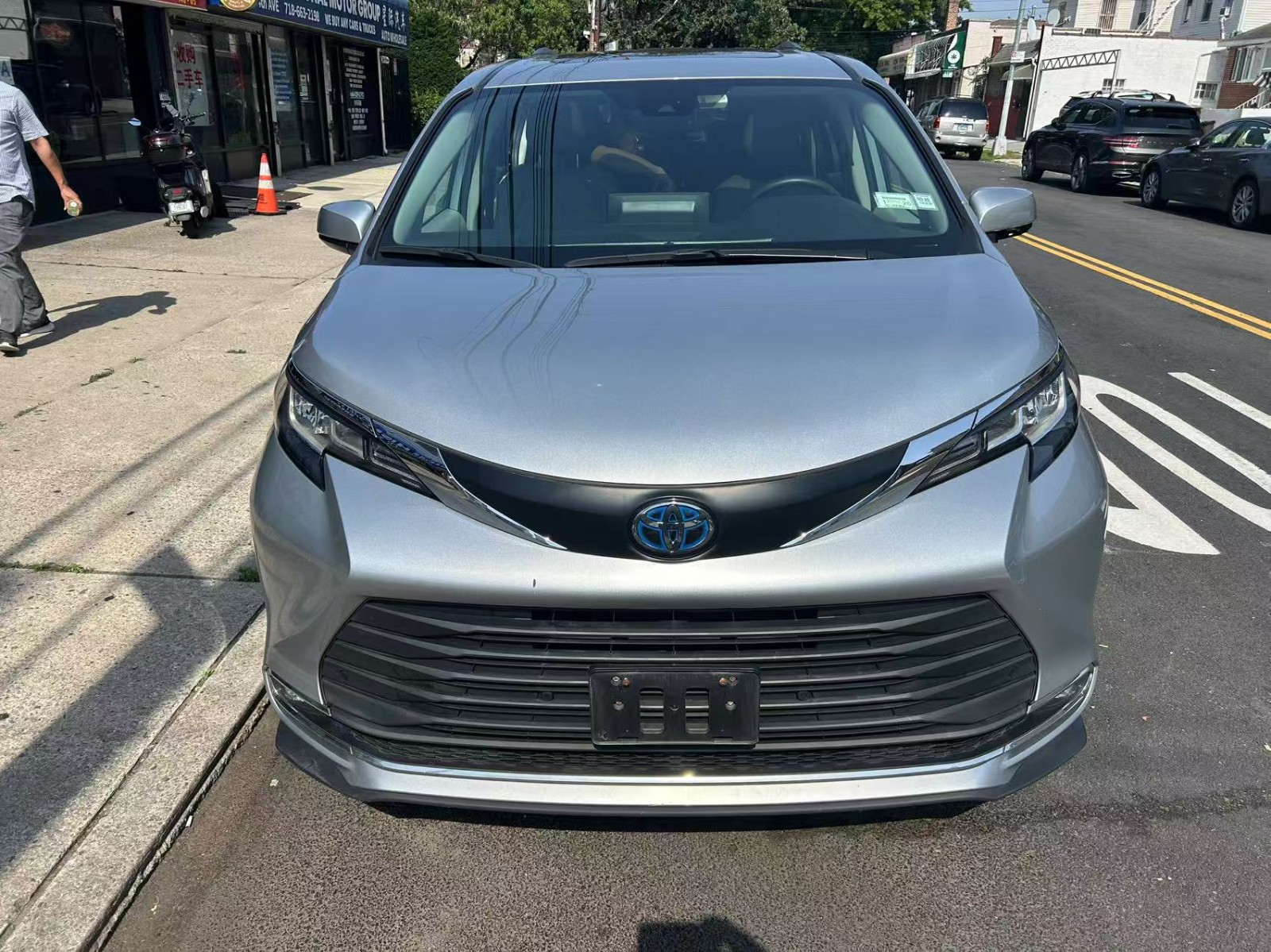 2022 Toyota sienna XLE AWD for sale, 39,000 miles, 8-seater