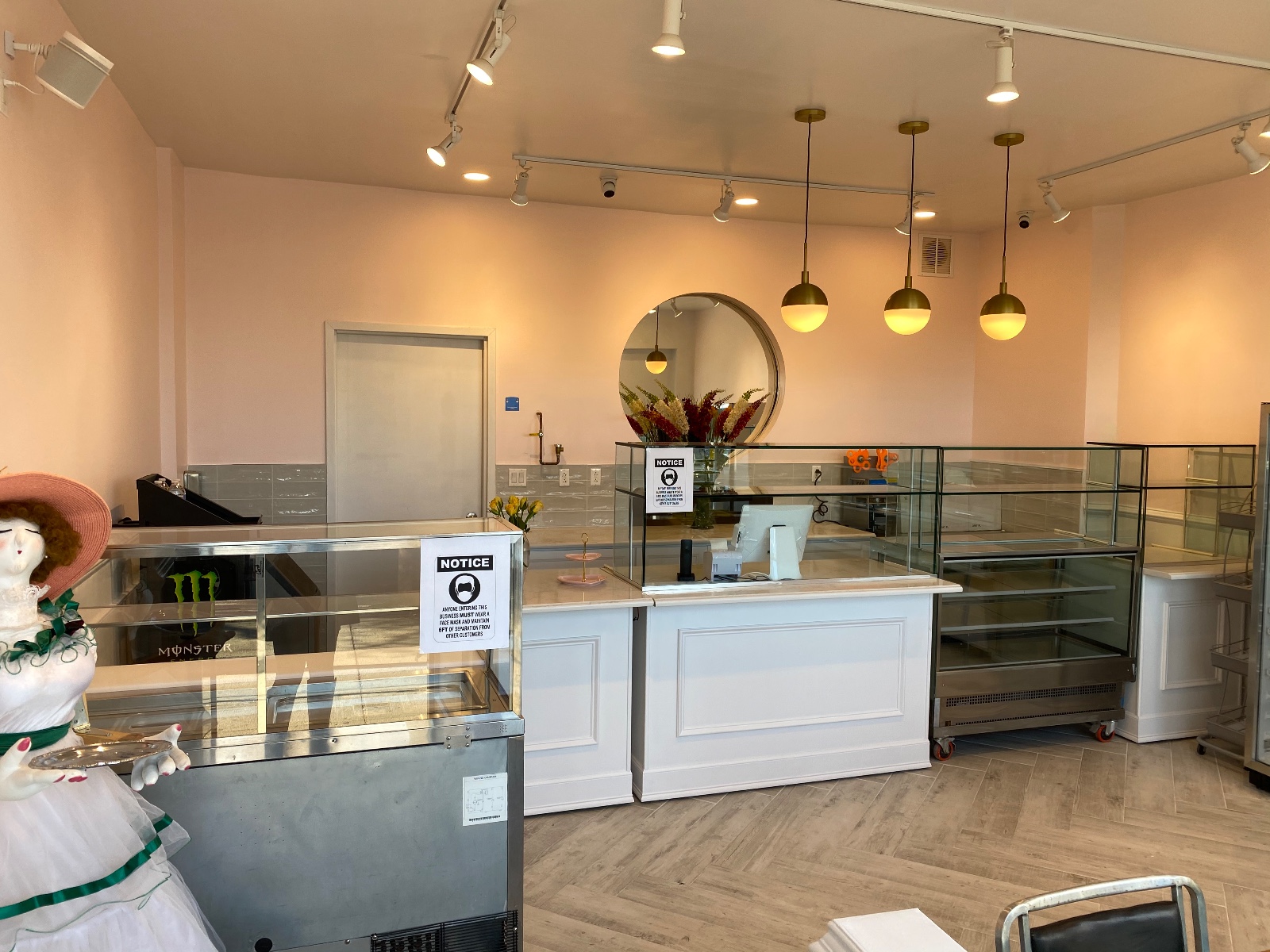 接手即可做生意！长岛36出口新装蛋糕房烘培店转让 [蛋糕房烘培店转让]