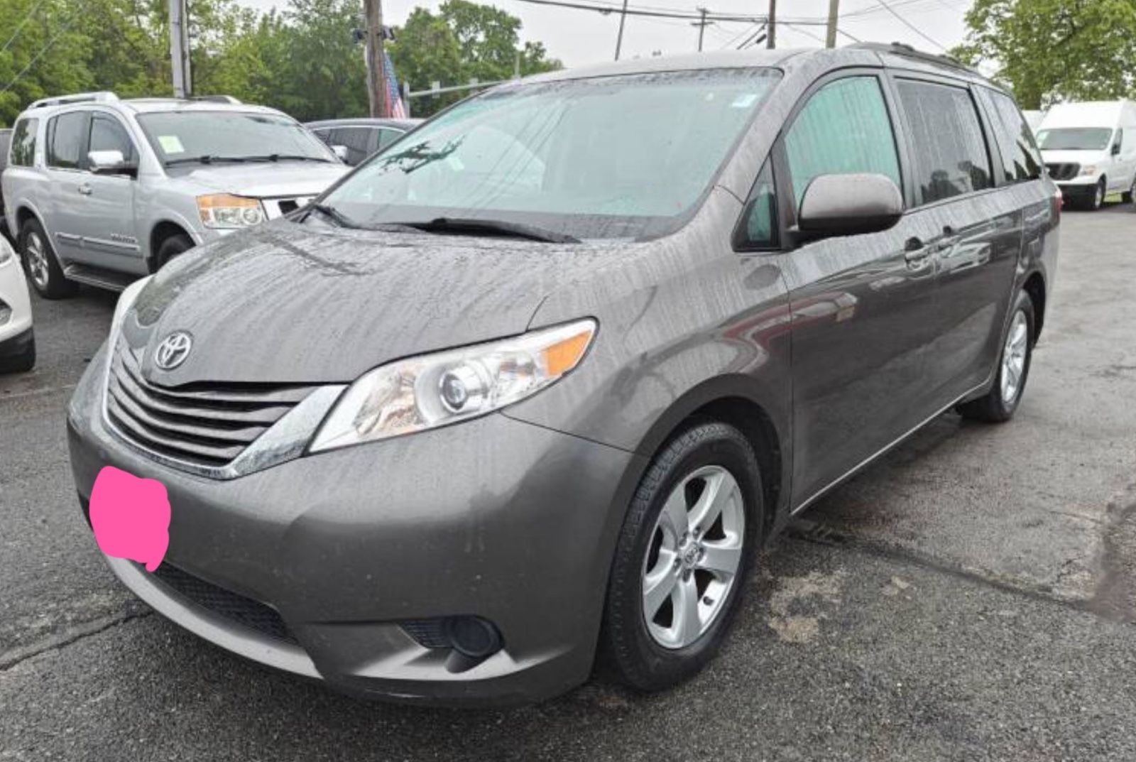 2015 Toyota Sienna LE Mini-Van Toyota seven seats, priced at 17550