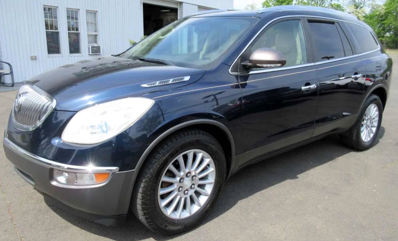 2012 Buick Enclave SUV, priced at 9800