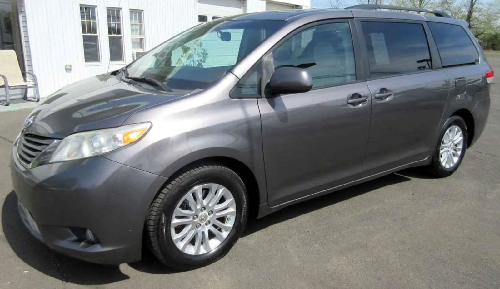 2011 Toyota Sienna XLE 8 Passenger Toyota eight seats, priced at 11,850