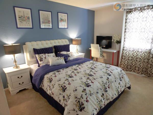 二楼单间和一房一厅，三楼有两房一厅