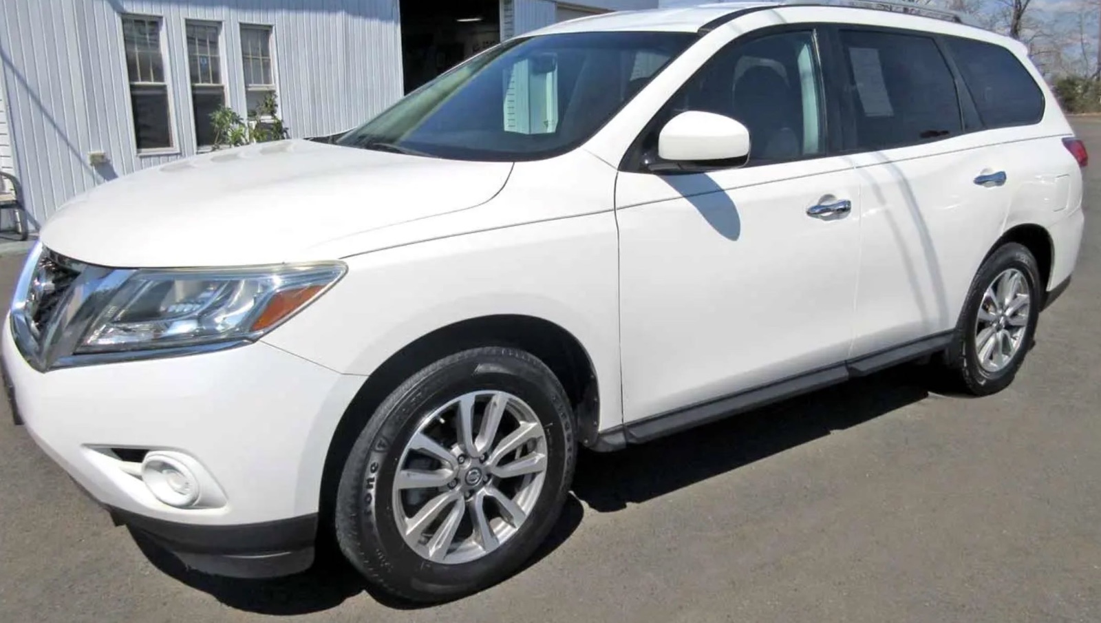 2013 Nissan Pathfinder Nissan SUV with seven seats, priced at 10,850