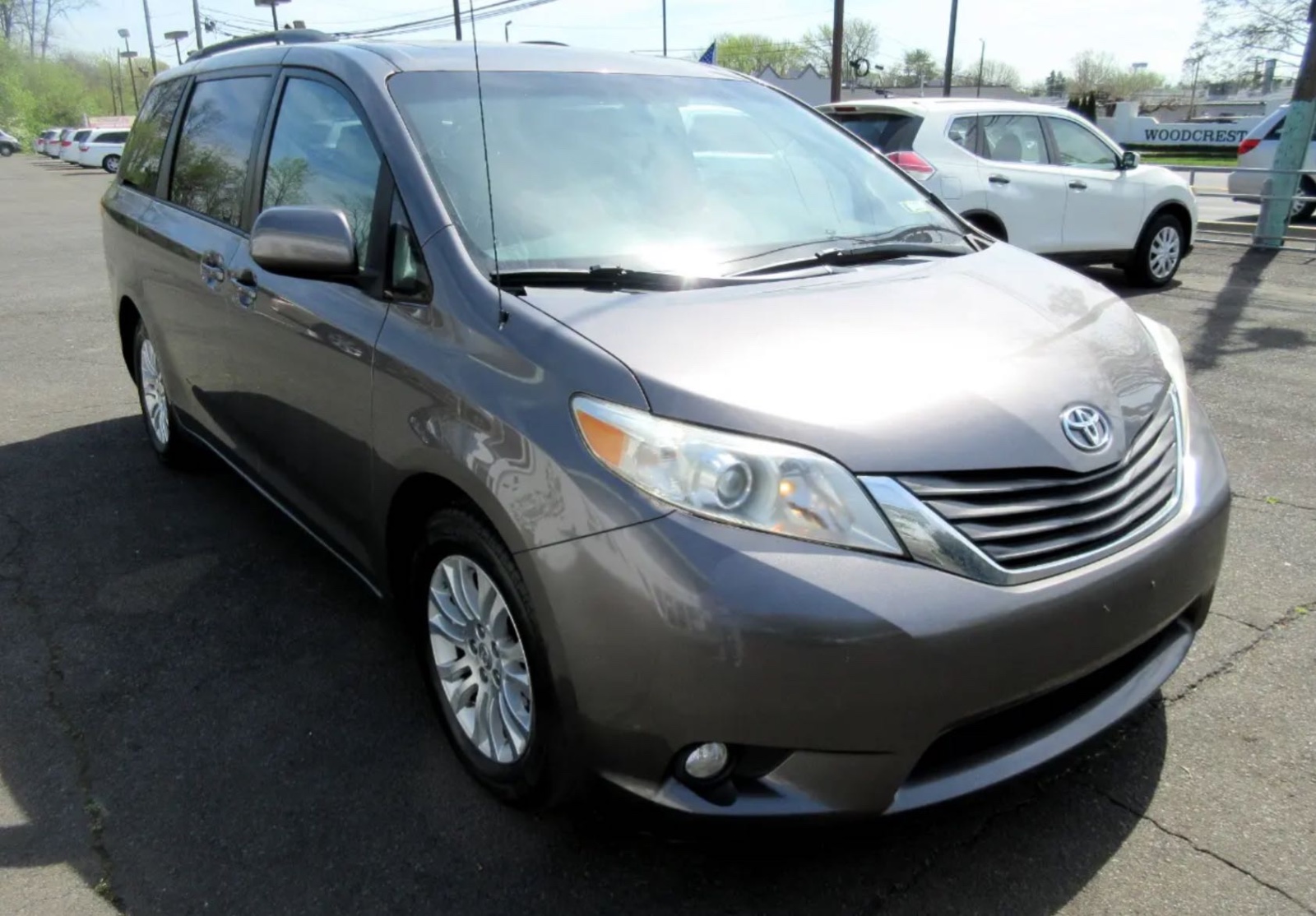 2011 Toyota Sienna XLE 8 Passenger Toyota eight seats, priced at 11,850