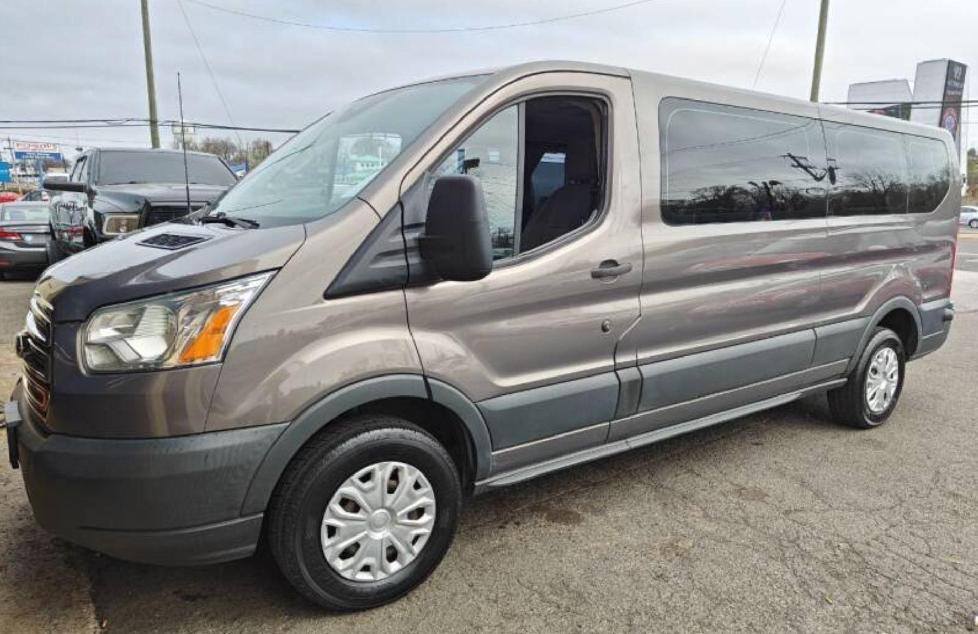 2016 Ford Transit 350 XLT Low Roof Passenger Van w60/40 Ford 13-seater, priced at 17950