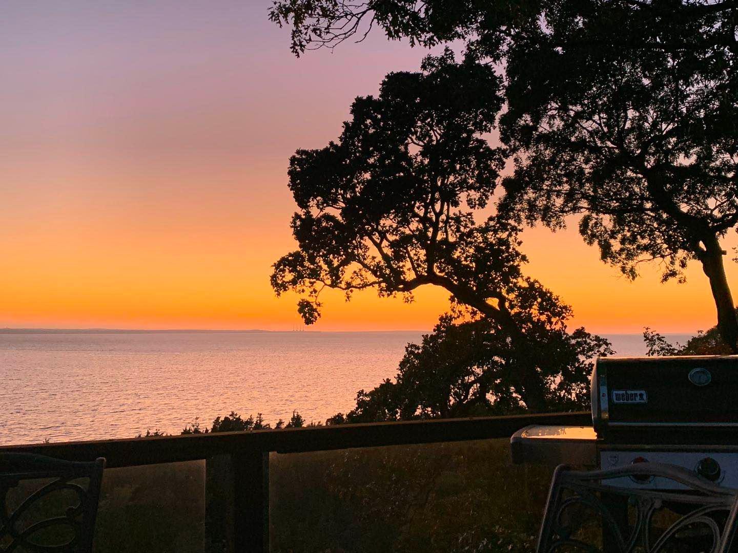 长岛Setauket 海景别墅 豪华装潢 四卧室两卫浴 适合一