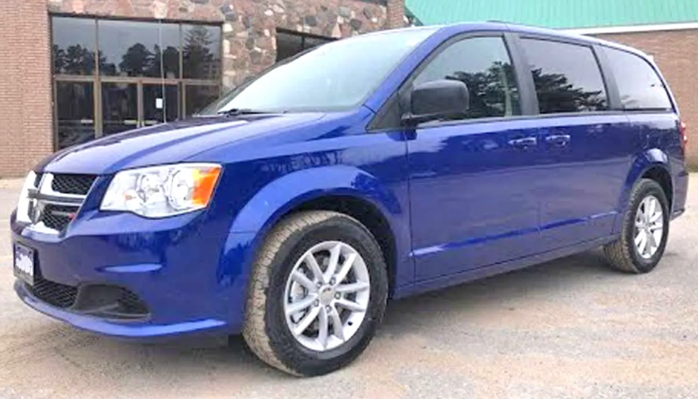 2012 Dodge Grand Caravan has seven seats in the United States, priced at 9,650