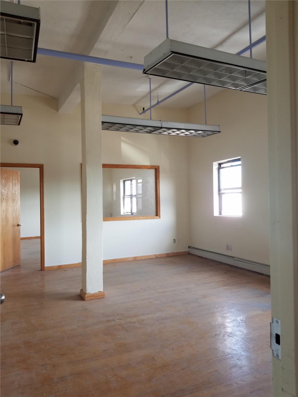 法拉盛 - 办公室出租 - 多用途！