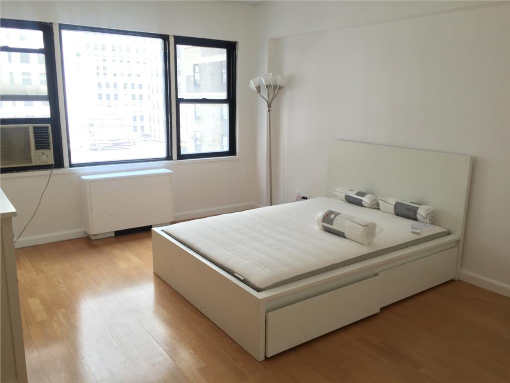 大学附近房屋出租,留学生优先。二房一厅