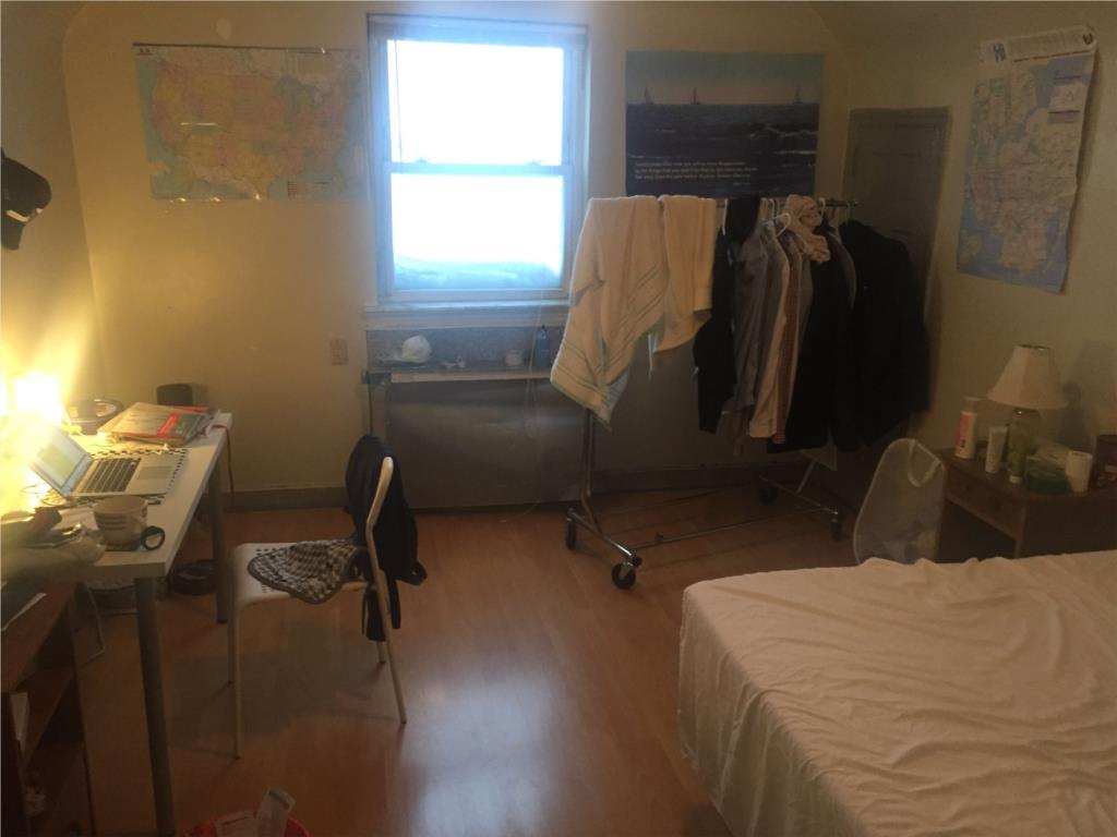 Rego Park, 5分钟地铁站，大单间找舍友啦！