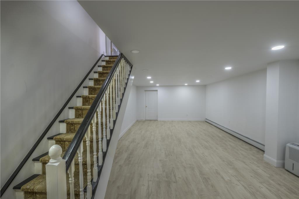 纽约长岛最顶级“杰里科”学区屋美价廉豪宅位于贵族区