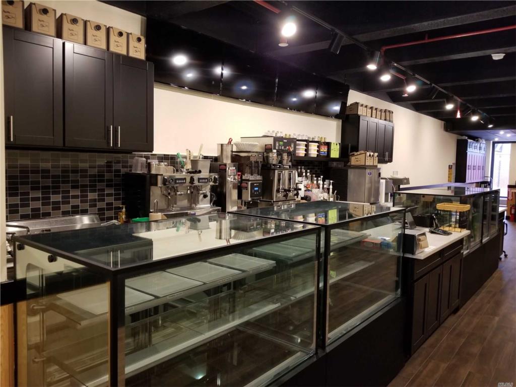 纽约白石镇全新咖啡厅减售10万美元