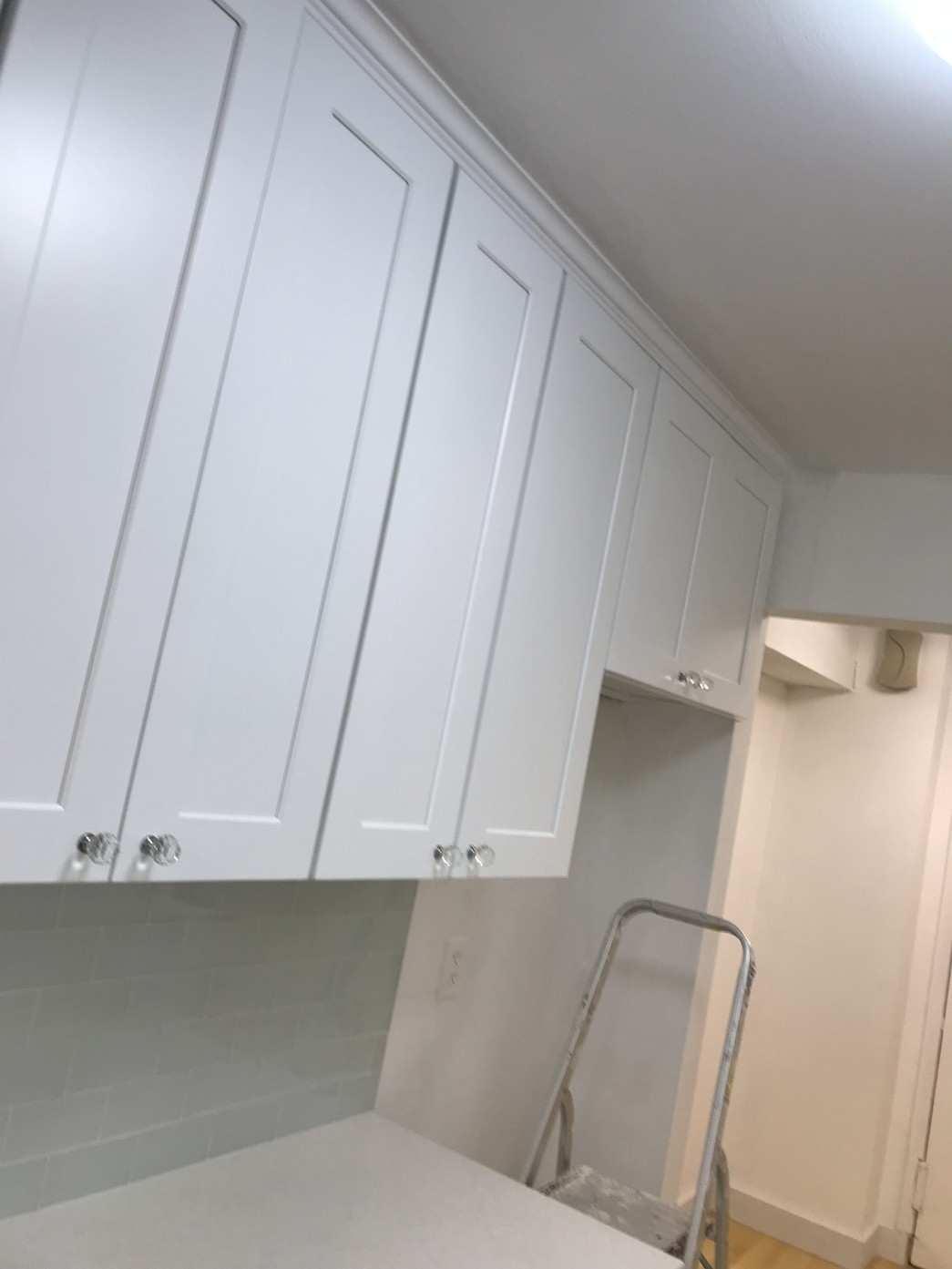 Bright and large single room for rent, with private bathroom and parking space