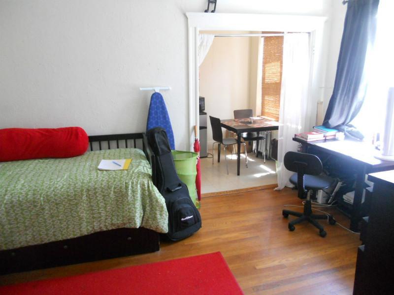 Fenway地区高档studio现在出租啦！免中介费！9.1起入