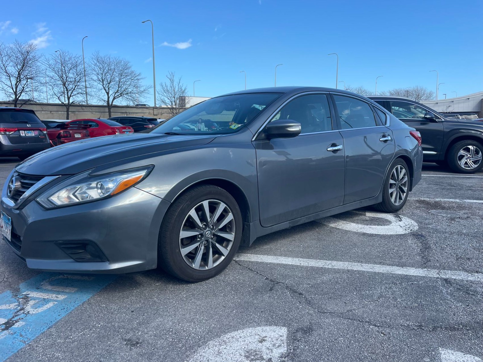 外部及车况良好靓车2017日产Nissan Altima出售（芝加哥）