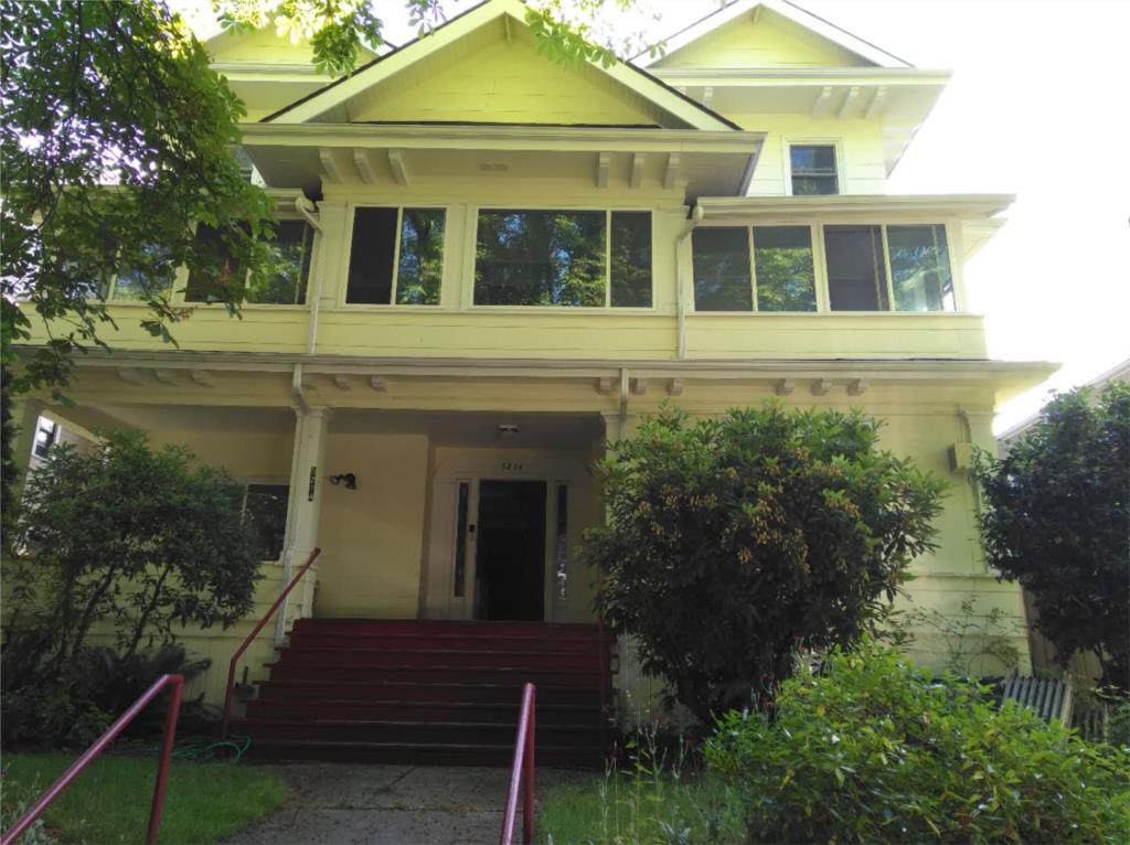 华大正门 17th Ave NE 新装修单间住房出租