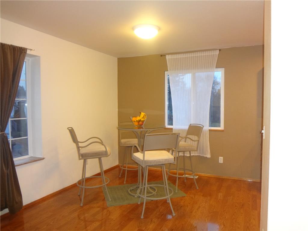 雅房出租.开车离西雅图约20几分钟.