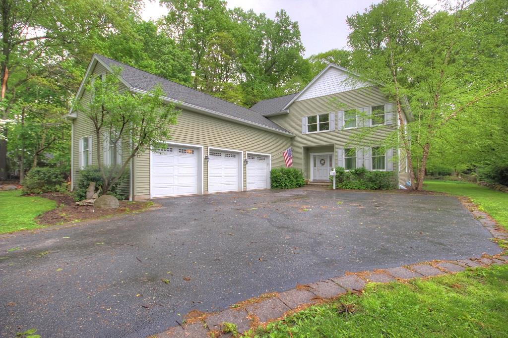 556 Hillside Ave., Allendale, Bergen County, NJ