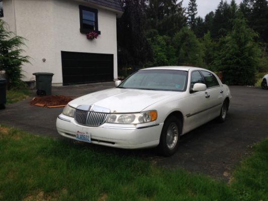 2000 Lincoln Town Car 出售